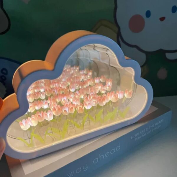 Lámpara decorativa en forma de nube con tulipanes luminosos - Imagen 3